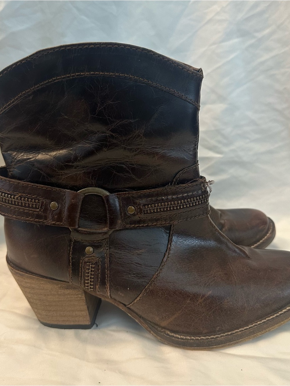 dingo Dark Brown Leather Ankle Boots with Buckle Strap 7.5 - Picture 3 of 5